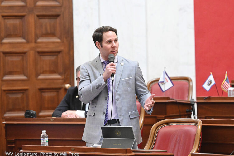 Senate passes bills further criminalizing abortion pills